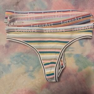 Med women's set of 5 thongs nwot